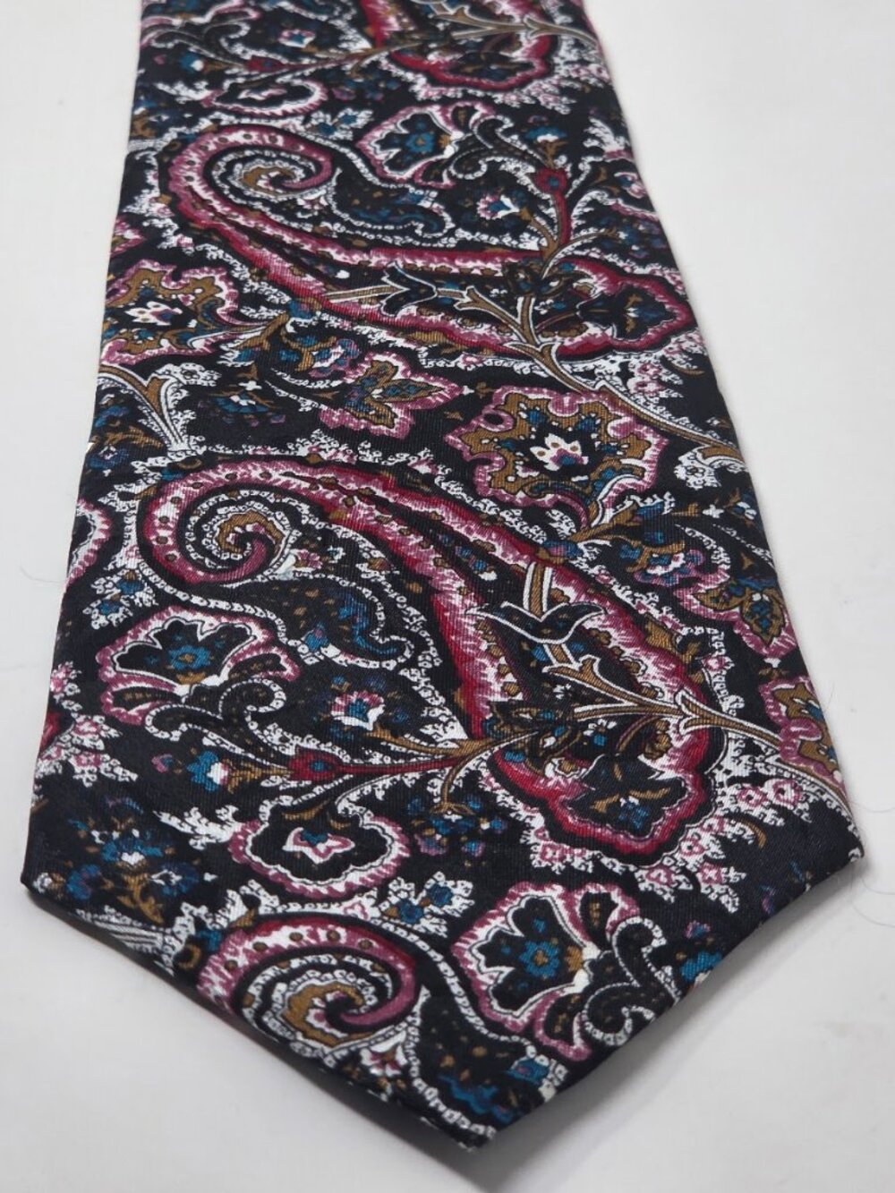 Wembley 63 In Polyester Necktie Black Burgundy Blue Paisley Pattern Tie
